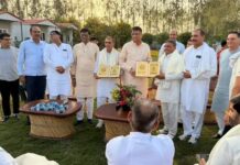 पूर्व मंत्री ओमप्रकाश धनखड़ की किसानों को सलाह, पारंपरिक खेती के साथ अपनाएं फूल-फल और डेयरी व्यवसाय Om Prakash Dhankhar