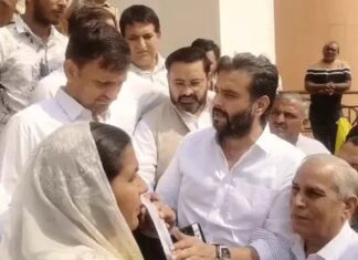 JJP का सरकार के खिलाफ प्रदर्शन, देवेंद्र कादियान बोले- 25 पैसे किलो बढ़ाकर किसानों से मजाक Farmers Protest