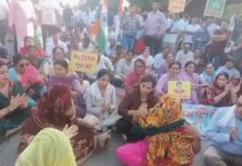 गेस्ट टीचरों का प्रदर्शन, GT रोड पर बैठकर लगाए नारे; कुरुक्षेत्र से चंडीगढ़ तक पैदल मार्च Guest Teachers Protest