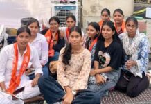 सिरसा की CDLU में फीस बढ़ोतरी और हॉस्टल समस्याओं पर अनिश्चितकालीन धरना, छात्रों ने मांगा समाधान Sirsa News